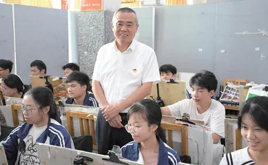 人生在奉献中升华