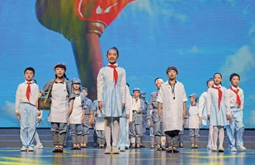 放眼都是爱国情 