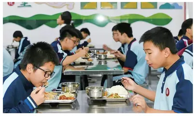 宜春：合力打造学校学生“放心用餐”工程