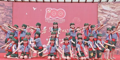思政浇灌育人常青树