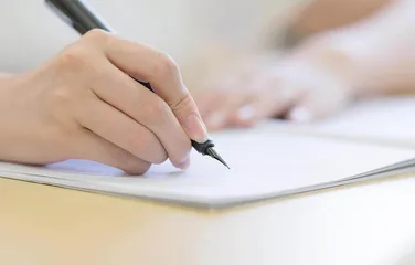 用热情延续教育的青春
