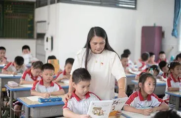 眼里有光，走好脚下的路