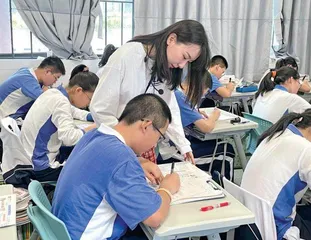 培养“五心”班主任是中小学德育的“根”
