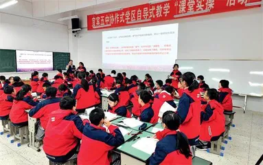龙云君:点亮学生的未来