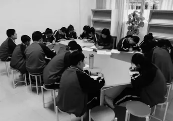 例谈高中心理课的“四有”与“四无”