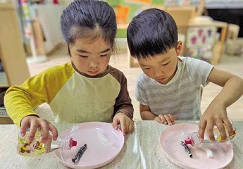 爱喝水的毛毛虫（小班）