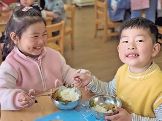 让饭香滋养快乐童年
