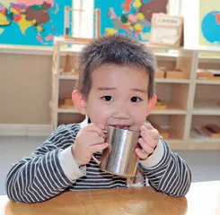 “奥特曼水”和“爱莎水”