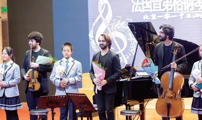 创新学校课程体系，把学生放在最中央