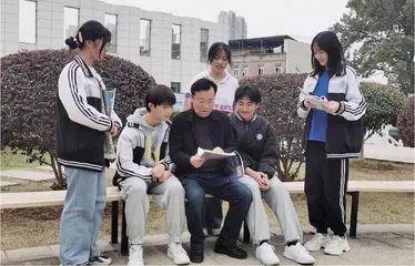 以高考作文为媒，提升学生思辨能力