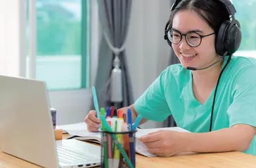 应时 顺势 远航：教育数字化转型的行与思