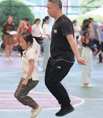 创新合作模式，打造家校共育新生态