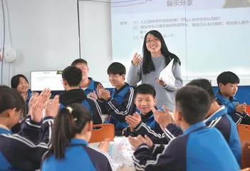 李振丹：在幸福与梦想的原野上并排坐、一起跑 