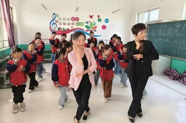 韩勇玲：乡村教师要做“瓦砾中的种子”  