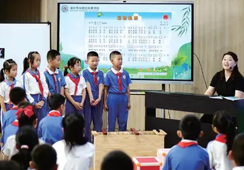 强化顶层设计，筑牢强师之基