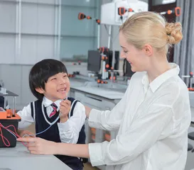 国外中小学实验教学的经验和启示