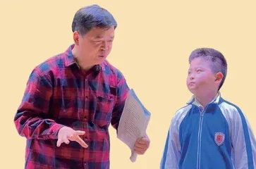 闫枫：以戏剧为钥，破解家庭教育难题