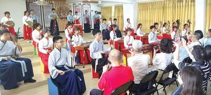 “青蓝紫工程”：教师分层分步培养的策略与路径 