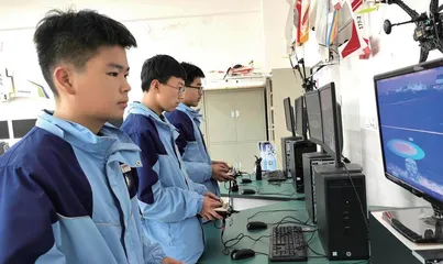 小组合“玩转”大舞台
