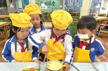 核心素养的螺岭表达：“1+N”学生特色课程图谱  
