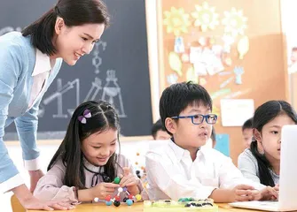 余家灿：构建教研联盟，共谱山区教育新篇