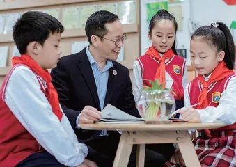 鲍宗武：用温情浇灌每一个教育细节