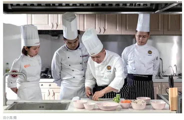 马健雄：最开心的是看到学生成名成家