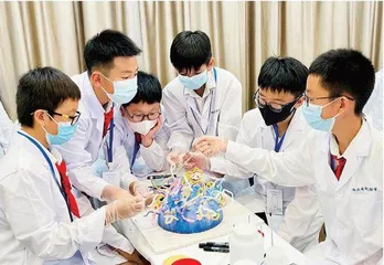 谋优质、促转型，做教育“弄潮儿”