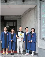 倪文尖：在网络视频中写论文的大学教授