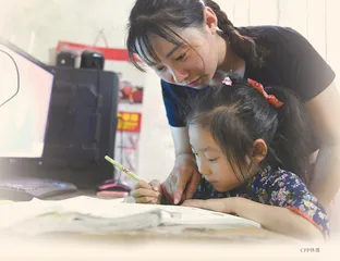 “陪读妈妈”：在束缚中负重前行