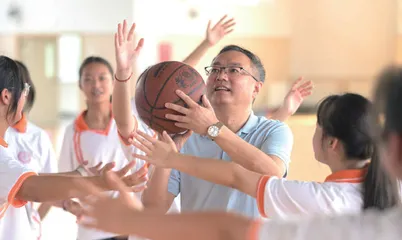 管学生在校“一阵子”，成就其未来“一辈子”  