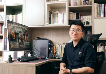 李正：“三观正直一把尺，扎扎实实讲历史” 