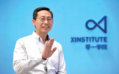 胸怀千里志，罔知向何行？