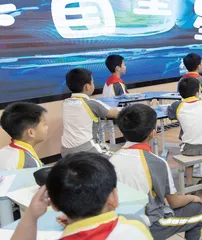 聚焦地方课程建设，打造特色育人品牌