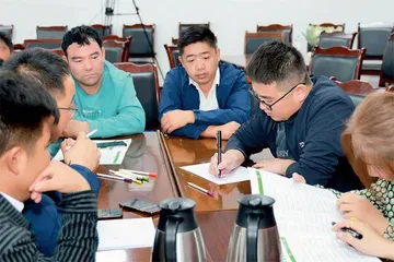 当100名“村长”在一起上课,他们聊什么3