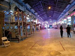 餐饮喧嚣背后