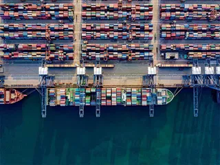 请回答2021：广东外贸经历了怎样的十年？