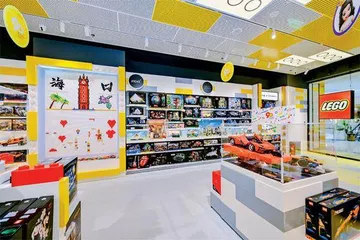 乐高的中国式扩张：边下沉边涨价1