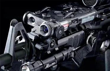 美军夜战利器:AN/PEQ-2、ATILLA-200照明/激光瞄准器4