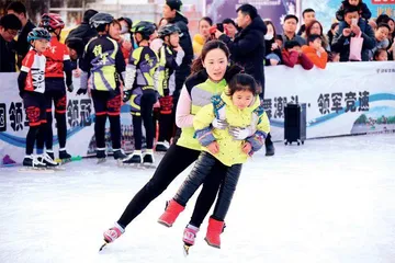 刘秋宏 依然活跃在冰场1