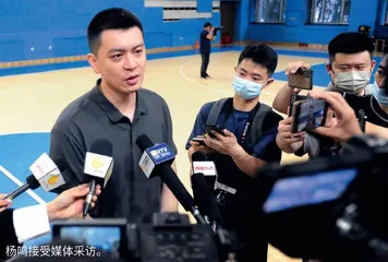 杨鸣 压力巨大 无怨无悔1