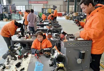 企业专心谋发展　百姓家门口就业