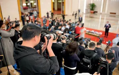 周刊记者跑两会1