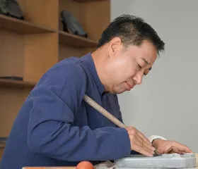 邹洪利:让石头开出惊世的花3