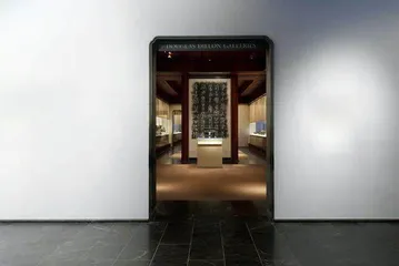 熔古铸新： 国之瑰宝亮相世界舞台