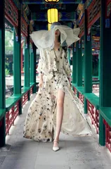 超越T台的时尚剧场 一体化表达服装灵魂10