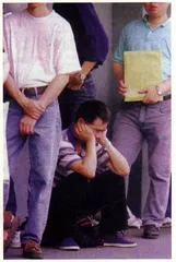 新闻评论：热闹在世纪边上