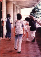 13个女孩在一个无所事事的下午