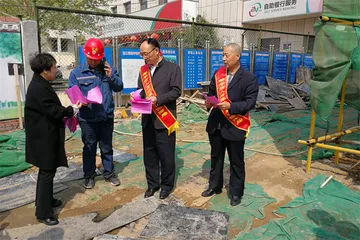 邹平:为农民工办实事解难题1