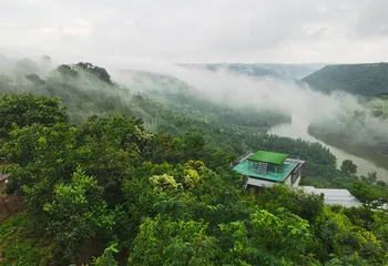 狄寨：乡村小院 德育课堂 
